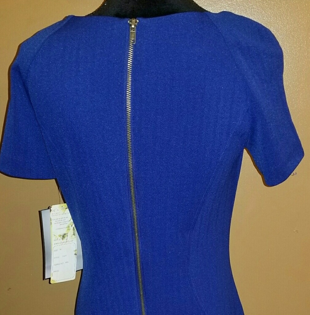 Dress - Picture 3 of 4